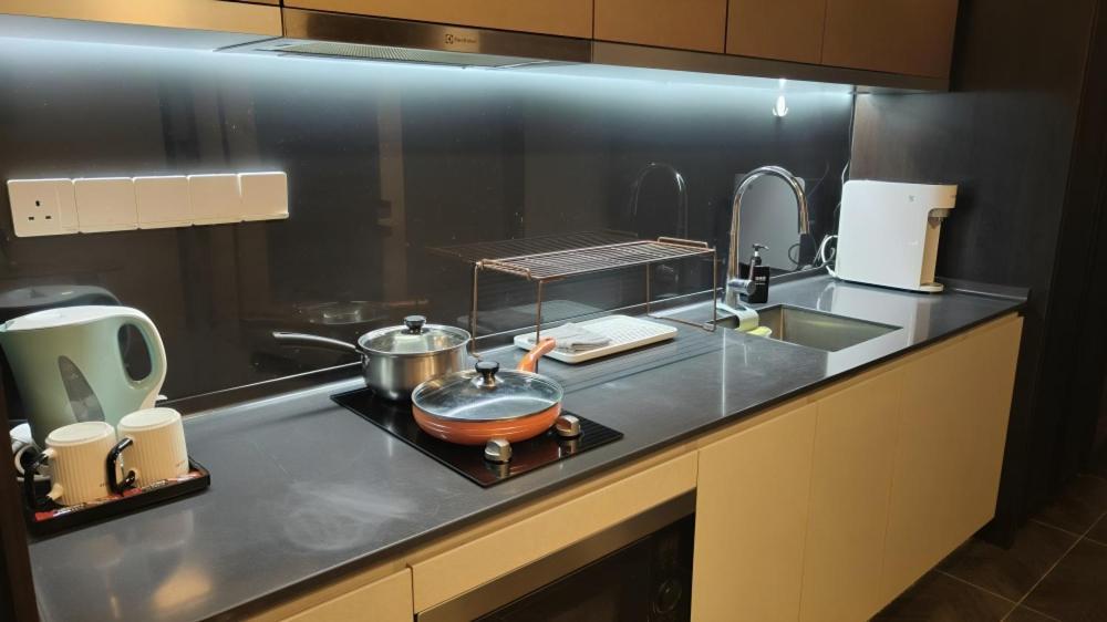 Scarletz Suites Klcc By Deko Kuala Lumpur Room photo
